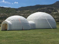 Heißer Verkauf Weißes aufblasbares Hauben-Zelt mit Verbindung mit zwei Hauben zusammen im Fabrikpreis